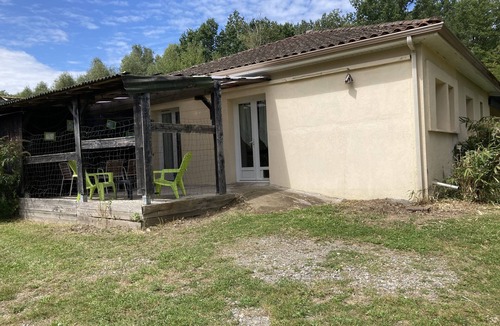 Compreignac Apartment | Appartement Noir et Anis