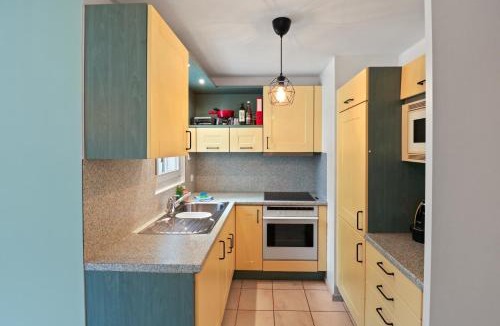 Domdidier Apartment | Appartement paisible avec terrasse