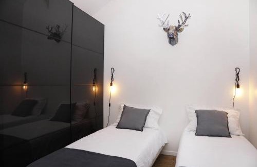 Senlis House | Appartement Paris by La Boîte En Plus