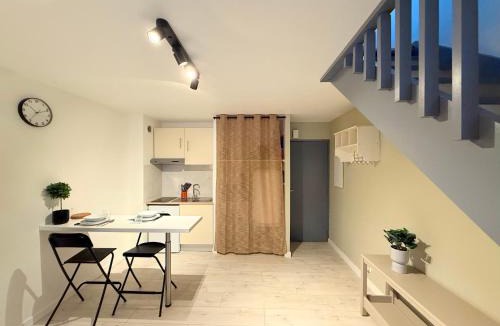 Onet-le-Chateau Apartment | Appartement, Parking, WIFI,