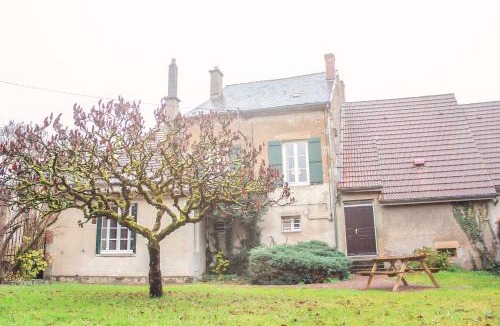 Lucenay-l'Eveque Apartment | Appartement Passe Partout