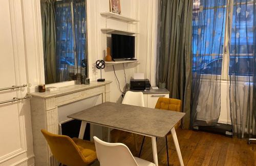 Passy Apartment | Appartement Passy Tour Eiffel