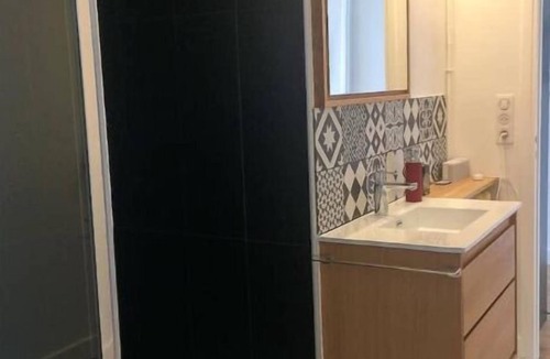 Le Port Apartment | Appartement Perret Avec vue mer en Centre Ville