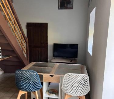 Le Poire-sur-Vie Apartment | Appartement pierres apparentes