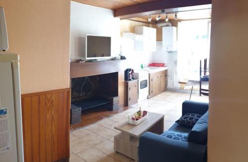 Bagneres-de-Bigorre Apartment | Appartement plein sud au RdC avec terrasse et parking