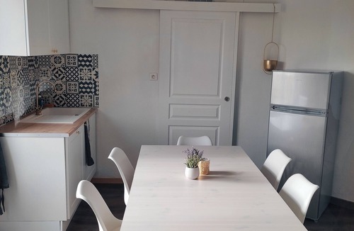 Magenta Apartment | Appartement Place to be