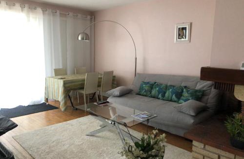Nay Apartment | APPARTEMENT PLAIN-PIED Terrasse Jardin Parking
