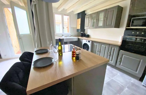 Le Pontet Apartment | Appartement plein centre - WIFI - terrasse