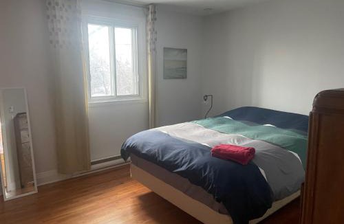 Laval-des-Rapides Apartment | Appartement près du Métro