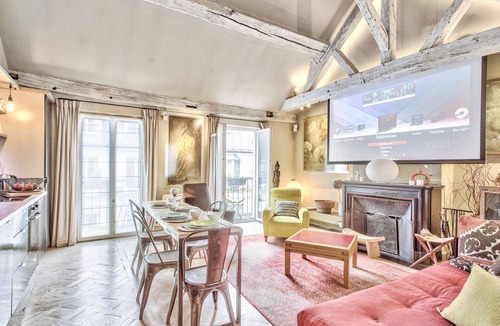 Les Halles Apartment | Appartement Prédi, rooftop - 4 étoiles - Welkeys