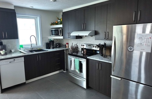 Rouyn-Noranda Apartment | Appartement pro, entrée privée, parking