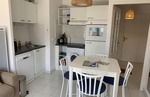 Fort-Mahon-Plage Apartment | Appartement proche plage avec parking et balcon - FR-1-482-102
