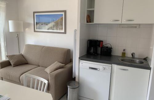 Fort-Mahon-Plage Apartment | Appartement proche plage avec parking et balcon - FR-1-482-102