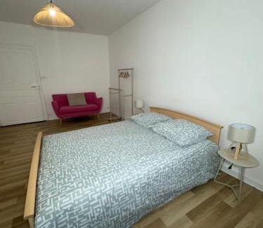 Rombas Apartment | Appartement proche Amnéville, 2 chambres, 5 couchages, cuisine, salon, terrasse et parking