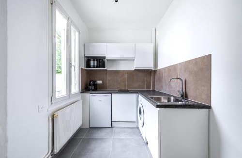 Saint-Denis Apartment | Appartement proche Paris Porte de Versailles - II