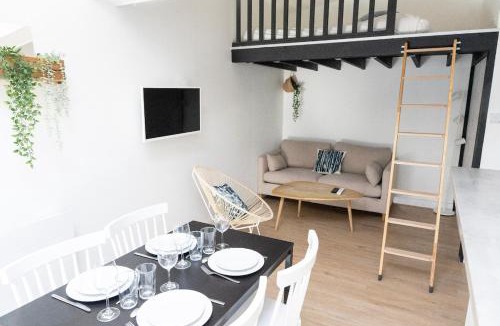 Saint-Julien Apartment | Appartement proche Place Saint-Sauveur