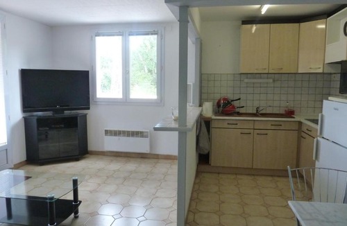 Lezignan-Corbieres Apartment | Appartement quartier résidentiel 1 Chambre