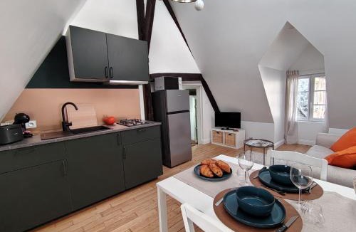 Pont-Audemer Apartment | Appartement rénové centre Pont-Audemer-calme, Wi-Fi, proche Honfleur