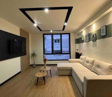 Quartier Vieux Marche-Cathedrale Apartment | Appartement rénové Hyper Centre