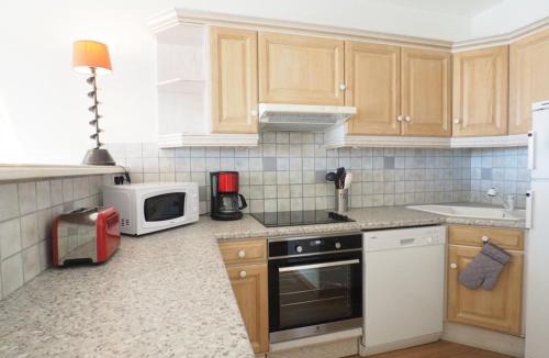La Grande-Motte Apartment | Appartement rénové avec clim, vue mer - 5 pers. - FR-1-874-12