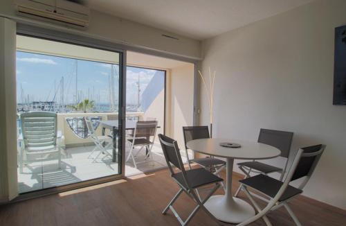 La Grande-Motte Apartment | Appartement rénové avec clim, vue mer - 5 pers. - FR-1-874-12