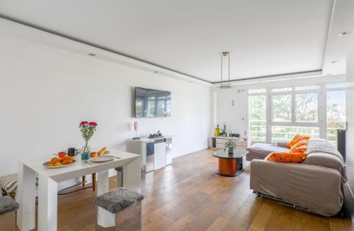 Issy-les-Moulineaux Apartment | Appartement Rodina - Welkeys