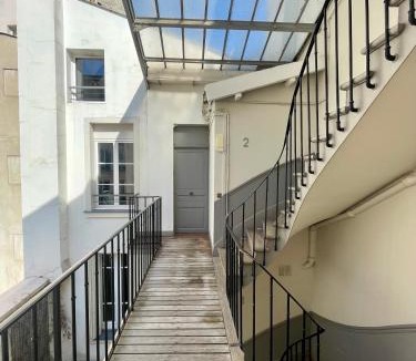 Saint-Thomas-d'Aquin Apartment | Appartement Raspail St germain Paris