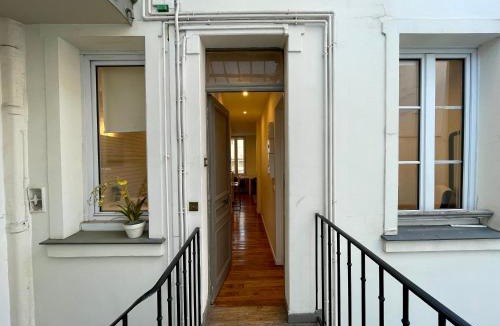 Saint-Thomas-d'Aquin Apartment | Appartement Raspail St germain Paris