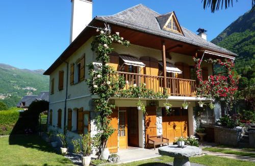 Esquieze-Sere Apartment | Appartement Rez de Jardin