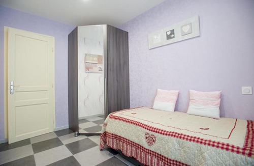 Bagneres-de-Bigorre Apartment | Appartement Romantique