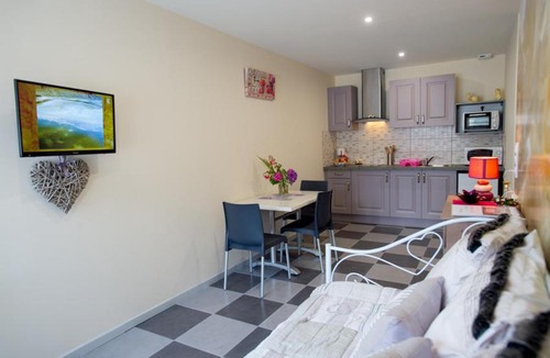 Bagneres-de-Bigorre Apartment | Appartement Romantique