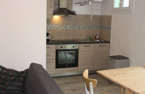 La Belle de Mai Apartment | Appartement Rouge, Bienvenus à la Belle de Mai !