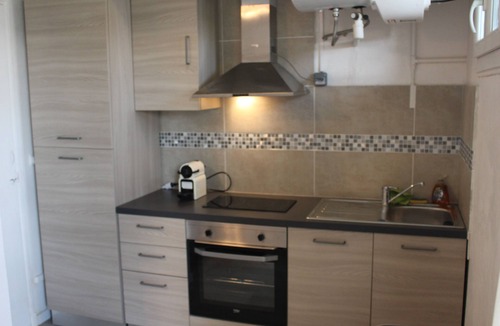 La Belle de Mai Apartment | Appartement Rouge, Bienvenus à la Belle de Mai !