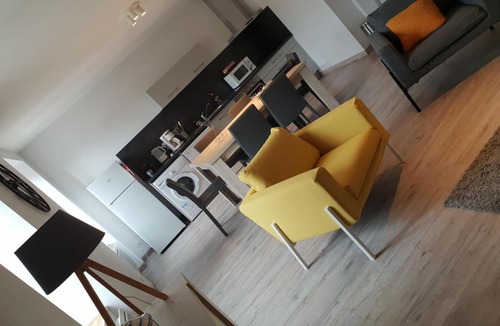 Saint-Antheme Apartment | APPARTEMENT ROUGE