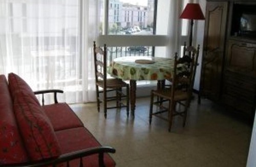 Saint-Cyprien Plage Apartment | Appartement Saint-Cyprien, 2 pièces, 4 personnes - FR-1-225D-189