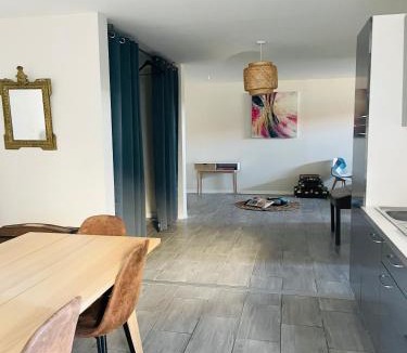 Aiguelèze Apartment | appartement saint juery