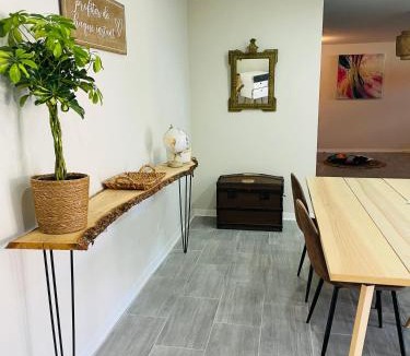 Aiguelèze Apartment | appartement saint juery