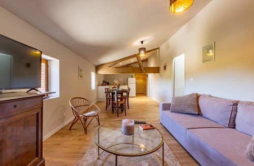 Saint-Nauphary Apartment | Appartement Sauvage Ô Domaine