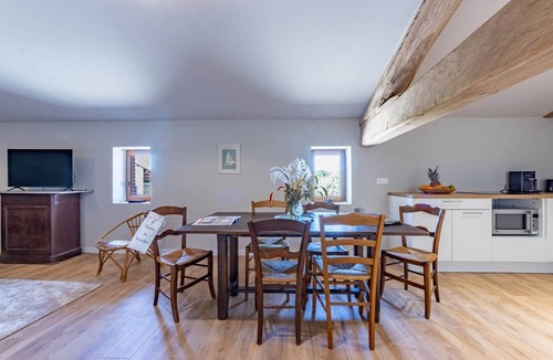 Saint-Nauphary Apartment | Appartement Sauvage Ô Domaine