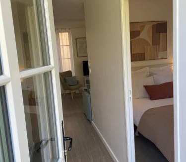 Vernaison Apartment | Appartement scandinave élégant, Domaine Cornevent Lyon, parc & piscine