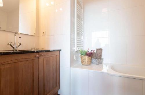 Pla d'Adet Apartment | Appartement skis aux pieds avec piscine chauffée et parking - FR-1-296-345