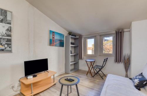Pezenas Apartment | Appartement Sous Les Toits