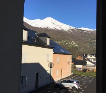Esquieze-Sere Apartment | Appartement spacieux 3 chambres avec balcon et parking privé