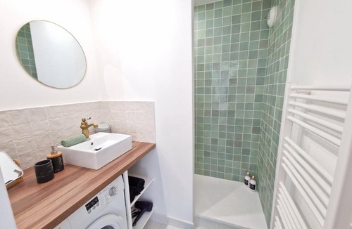 Saint-Marc-sur-Mer Apartment | Appartement Spacieux avec Parking proche MER