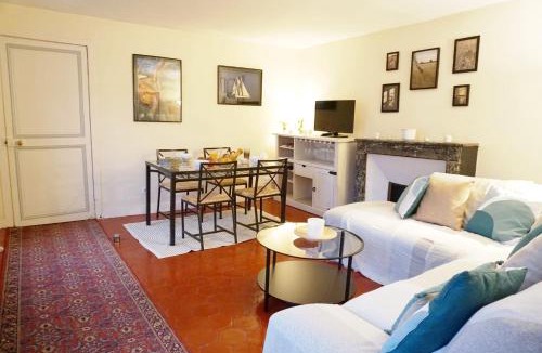 Notre-Dame Apartment | Appartement spacieux à 5 minutes du Château de Versailles