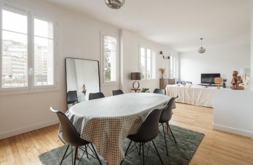 Madeleine-Champ de Mars Apartment | Appartement Spacieux et Lumineux en Centre-Ville