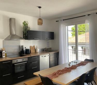 Monflanquin Apartment | Appartement spacieux climatisé avec terrasse