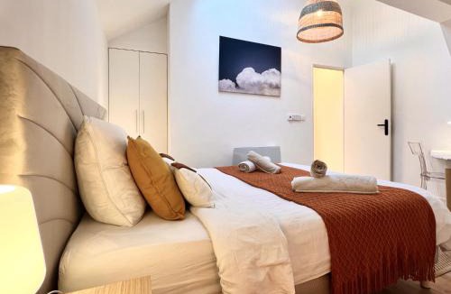 Veneux-les-Sablons Apartment | Appartement standing à 7min de Fontainebleau centre, 3min de Moret-sur-Loing et 45min de Paris (1min à pied de la gare)