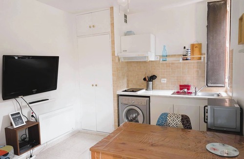Balaruc-les-Bains Apartment | Appartement T1 Idéal Curistes