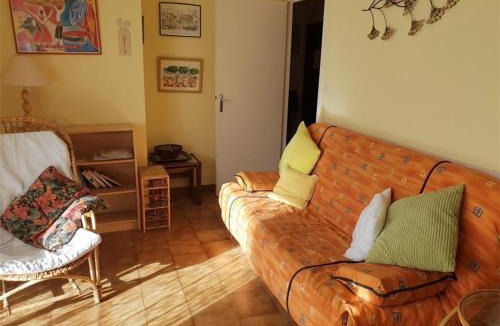 Argeles Plage Apartment | Appartement T2 à Argelès-sur-Mer - Proche plage, parking privé, loggia sud, 4 couchages - FR-1-388-4